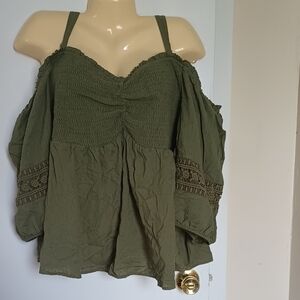 Torrid Smocked Cold Shoulder Top Size 3, Green
